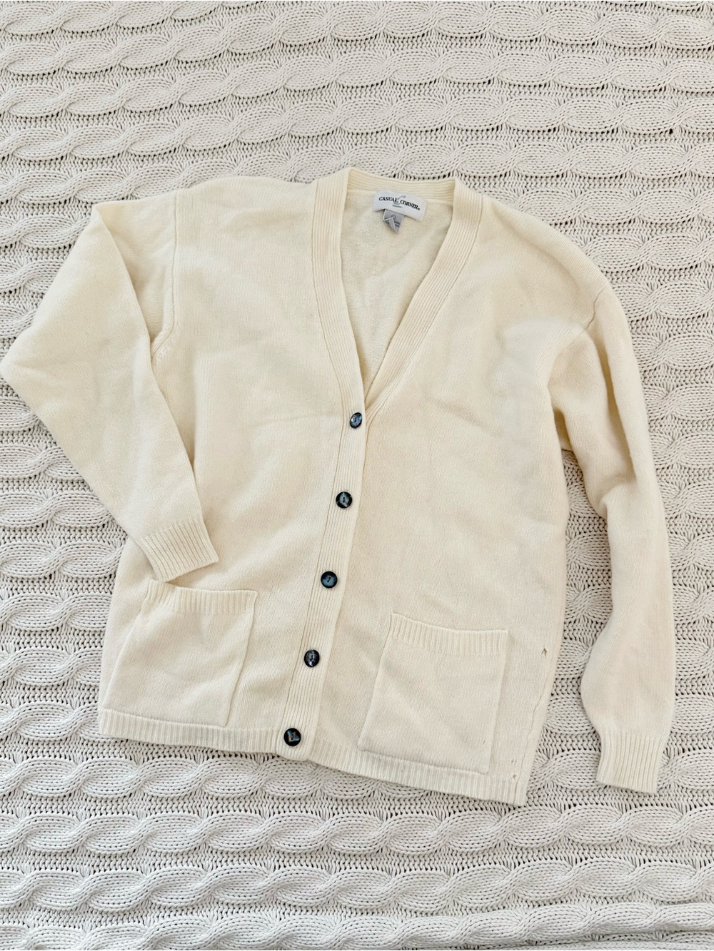 Vintage Casual Corner Cream Button-Front Cardigan